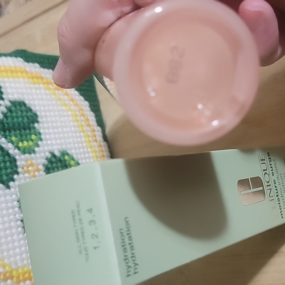 Clinique Moisture Surge Lotion - Picture 4 of 4